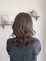 アン アトレ(Un Atre)&nbsp;ミディアムレイヤー＆グレージュカラー