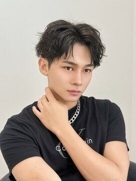 ジュイル ハラジュク(JEWIL HARAJUKU) センターパート/波巻きパーマ/韓国ヘア/10代/20代/原宿/表参道