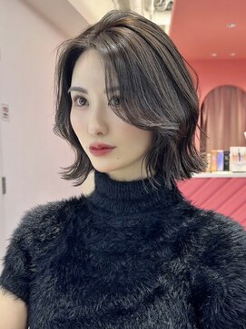 オリーブグレージュ×くびれボブ