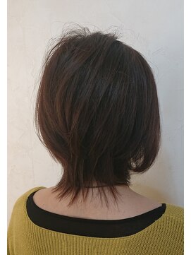 リバース(Reverse) 《乾かすだけで》ミセスに似合う前下がりショートスタイル