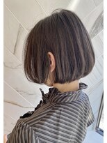 耳掛け前下がりフレンチボブ