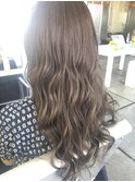 やわらかベージュ