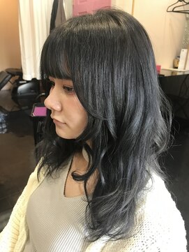 アイリーヘアーサロン(IRie) 透け感ブルーブラックセミロングスタイル