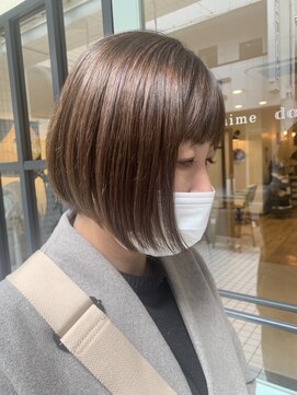 カグヤヒメ ドゥイ(kaguyahime doui) ナチュラルボブ×白髪ぼかしハイライト