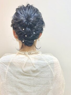 ディア(.eer) * ボブアレンジ * // 編み込み × シニヨン × アップスタイル