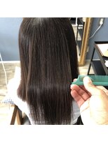 アンフィシュピトロワ(AnFye spi tlow)&nbsp;［AnFye］うねりを無くして縮毛矯正