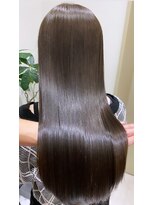 ジーナ 福岡天神(Zina)&nbsp;Khaki Grayge × Premium髪質改善トリートメント【中村一樹】