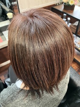 アプローズ(AppLauz)の写真/白髪でもおしゃれで明るい髪色に！白髪染めからグレイヘアーに移行しませんか？気になった方はご相談を♪