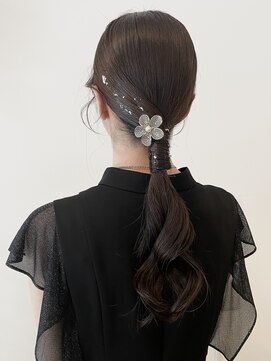 アヴェイル ヒロオ(a'vail Hiroo) モテ髪 タイトローポニーヘアセット