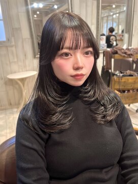 レイラバイアフロート 吉祥寺(Lila by afloat) 内巻きワンカール/レイヤーロング/シースルーバング/韓国ヘア