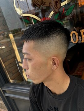 フォーコーナーズ(Four Corners) クロップ/スキンフェード/バーバー/刈り上げ