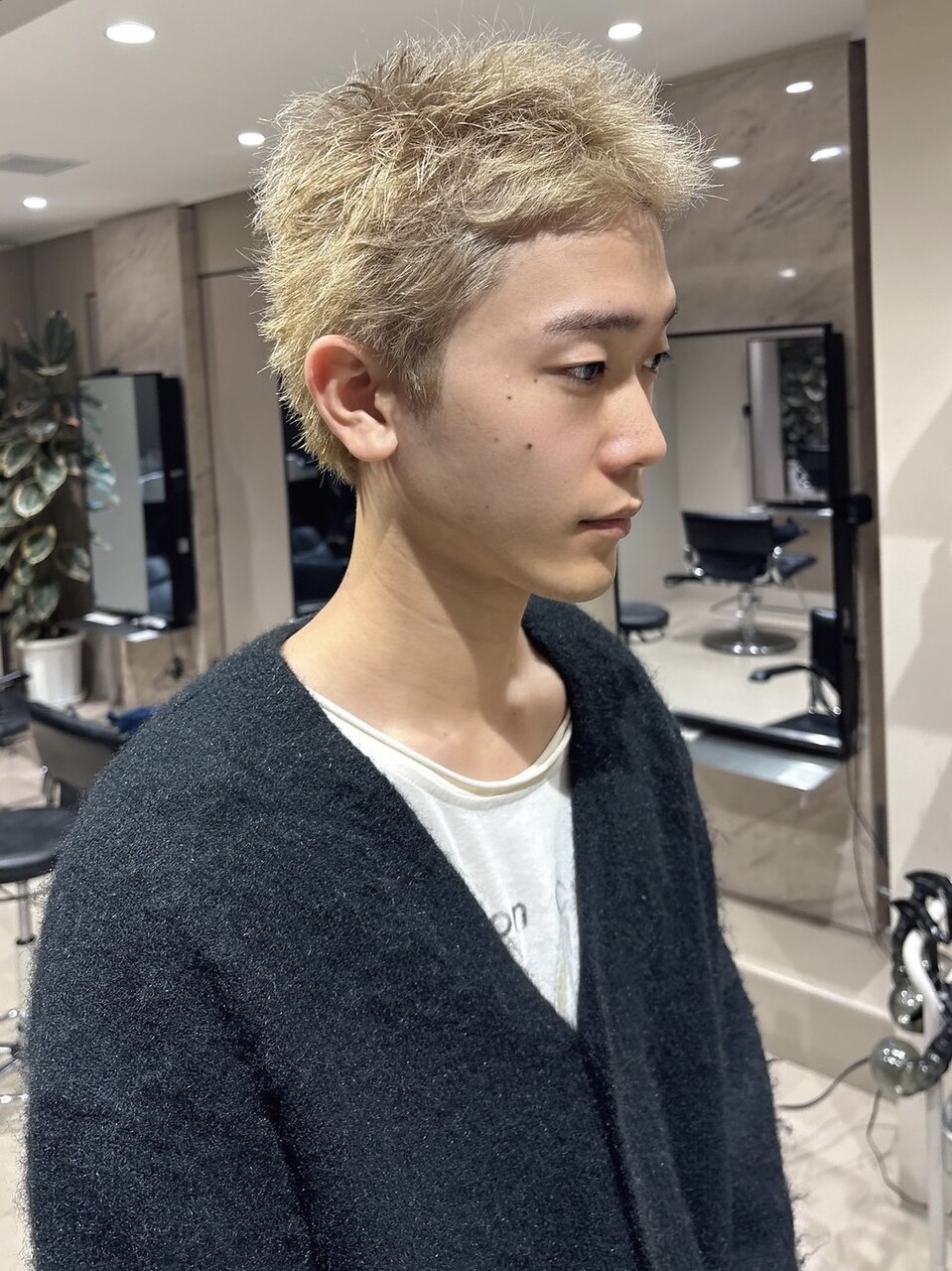 【MENS No.1】 カット+シャンプー+マイクロバブル＋眉カット￥5500→￥4500