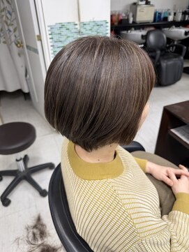 アイズ 本厚木(AIZU) 白髪ぼかしハイライト ミルクティー