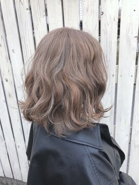 セブンルックス モカ 宇都宮鶴田店(7LOOKS mocha) 外国人風シルバーハイライト