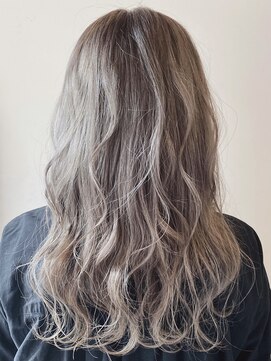 ジェイエルビー(JLB) 【JLB・yuu】ホワイトミルクティーカラー