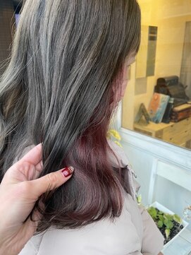 フロール(florun) 透明感のあるオリーブベージュ×イヤリングカラー