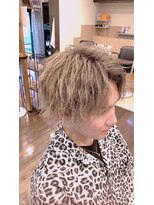 フェリーク ウジヤマダ(feerique UJIYAMADA)&nbsp;くせ毛を活かしたセンターパート