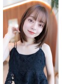 20代30代大人かわいいグレージュカラーミディアムレイヤー
