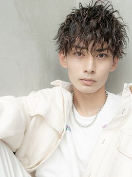 メゾンバイハバナ(maison by HAVANA) モテるメンズハイライト束感ショート波巻きツーブロックマッシュ