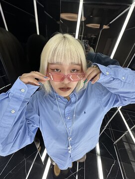 レディアル 渋谷(REDEAL) 抜きっぱなしブロンドハイトーンインナーレイヤーカットウルフ