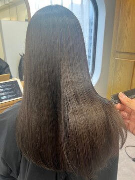 和と袖ヶ浦 バイ ワト 木更津(和と袖ヶ浦 by wato) バックスタイル リアルヘア 透け感カラー 赤みなし グレージュ