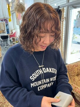 ナジック(749) くるくるパーマ×ウォームブラウン