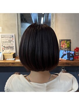 スローネ(THRONE) 髪質改善酸性ストレートで艶髪／20代30代40代／新宿