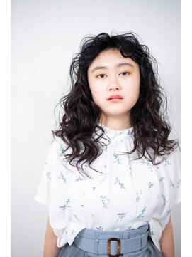 ビハインドザカーテン(BEHIND THE CURTAIN) スパイラルパーマ×ロングヘア