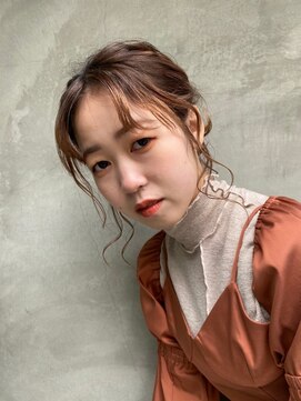 アンバースデー(UNBIRTHDAY) ヘアアレンジ/後れ毛アレンジ/シニョン