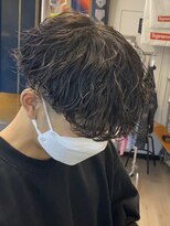 ウェイビーエフティフィフス 横浜西口(WAVEY ft.fifth) 波巻きスパイラルパーマセンターパート波巻きパーマツーブロック