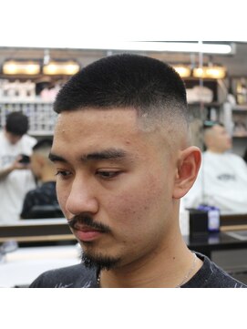 グナスティバイダムディー トウキョウ(GNASTY by DAMDEE TOKYO) buzz skinfade