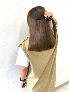 アオアクア バイ グルグル 小岩店(ao akua by GULGUL) 前髪 くすみベージュダブルカラー×ぱっつんカット 小岩