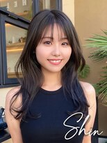 シェル(SHEL) 【SHIN★】くびれ巻きが可愛い♪グレーセミロングスタイル