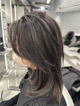 ヴァイス 新宿店(VAICE) ハイライトカラー/レイヤーカット［新宿/白髪ぼかし］