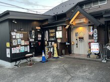 サロン ド コンジェ(salon de conge)の雰囲気（こちらの外観が目印になります。）