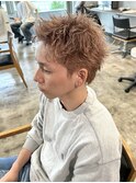 スパイキーショートミルクティーベージュケアブリーチ