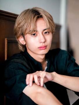 ノエル 池袋店(noel) フェザーショート/センターパート/ミルクティー/ニュアンス