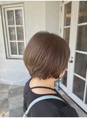 ショートボブ+オリーブベージュ