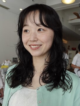 ビュートリアム 七里ヶ浜(BEAUTRIUM) こなれ感◎大人女子におすすめ！湘南鎌倉で癖毛風ロングパーマ◎