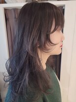 ブロック ジャポン(bloc japon)&nbsp;大人艶感ブルーアッシュの上質ミディアムレイヤースタイル