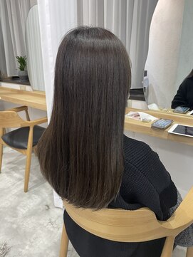 リュンヌ(Lune) グレージュ×ストレートヘア