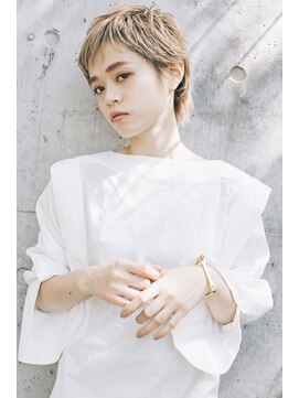 ゼンコー キチジョウジ シェール(ZENKO KICHIJOJI chere) ブロンドベージュマッシュウルフショート/ハイトーン/20代/30代