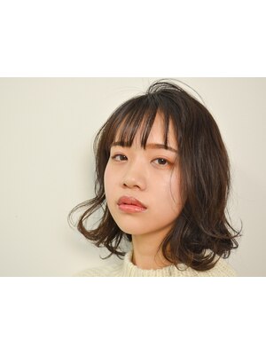 「今っぽい」質感のヘアデザインを、最小限のダメージのみでかける「コスメパーマ」で手に入れよう