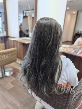 ヘアーサロン プアメリア(Puamelia) 20代30代大人可愛いシルバーアッシュカラー