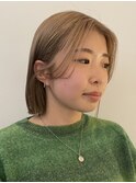 ショートボブ切りっぱなしボブタッセルボブミルクティーベージュ