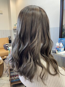 ヌーボヘアー(Nubo Hair) 全体バレイヤージュブリーチ+ペールシルバーカラー