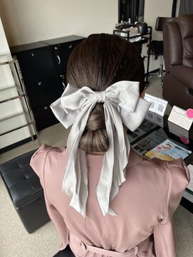 フィオーレ ヘアデザイン(FIORE hair design) タイトめシニヨン