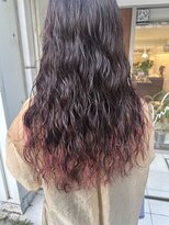 インビテーション(invitation) ロングパーマ・レッドブラウン・ウェーブパーマ