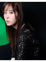 アンアタッシュ(UNE ATTACHE) やわらかさと静かに溶け込むモードなグレージュヘアのバランス