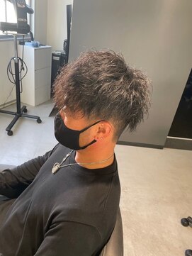 メンズサロン キング 高槻店(Men’s salon K!ng) 波巻きツイストスパイラルパーマ/フェザーパーマ/眉毛/メンズ